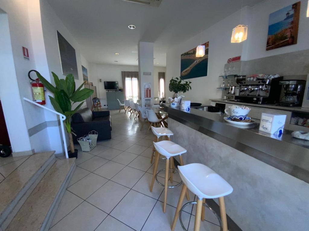 סן ברתולומיאו אל מארה Hotel Ristorante La Marina Mhotelsgroup מראה חיצוני תמונה