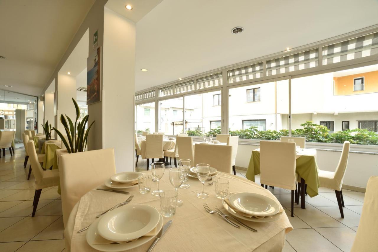סן ברתולומיאו אל מארה Hotel Ristorante La Marina Mhotelsgroup מראה חיצוני תמונה