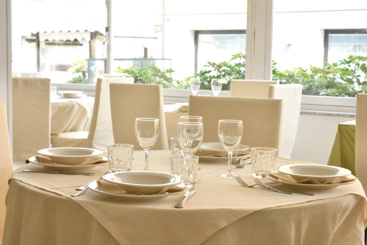 סן ברתולומיאו אל מארה Hotel Ristorante La Marina Mhotelsgroup מראה חיצוני תמונה