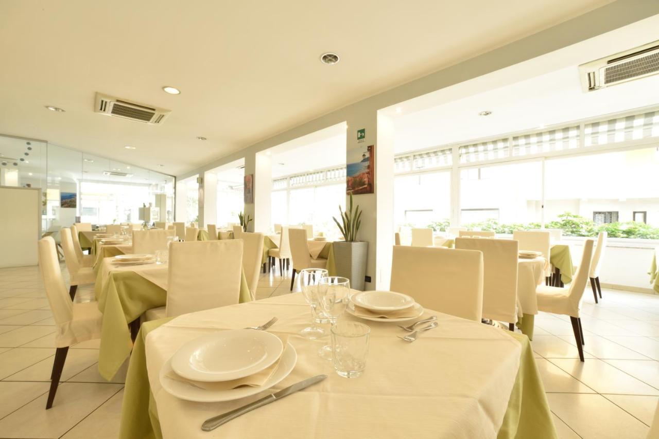 סן ברתולומיאו אל מארה Hotel Ristorante La Marina Mhotelsgroup מראה חיצוני תמונה