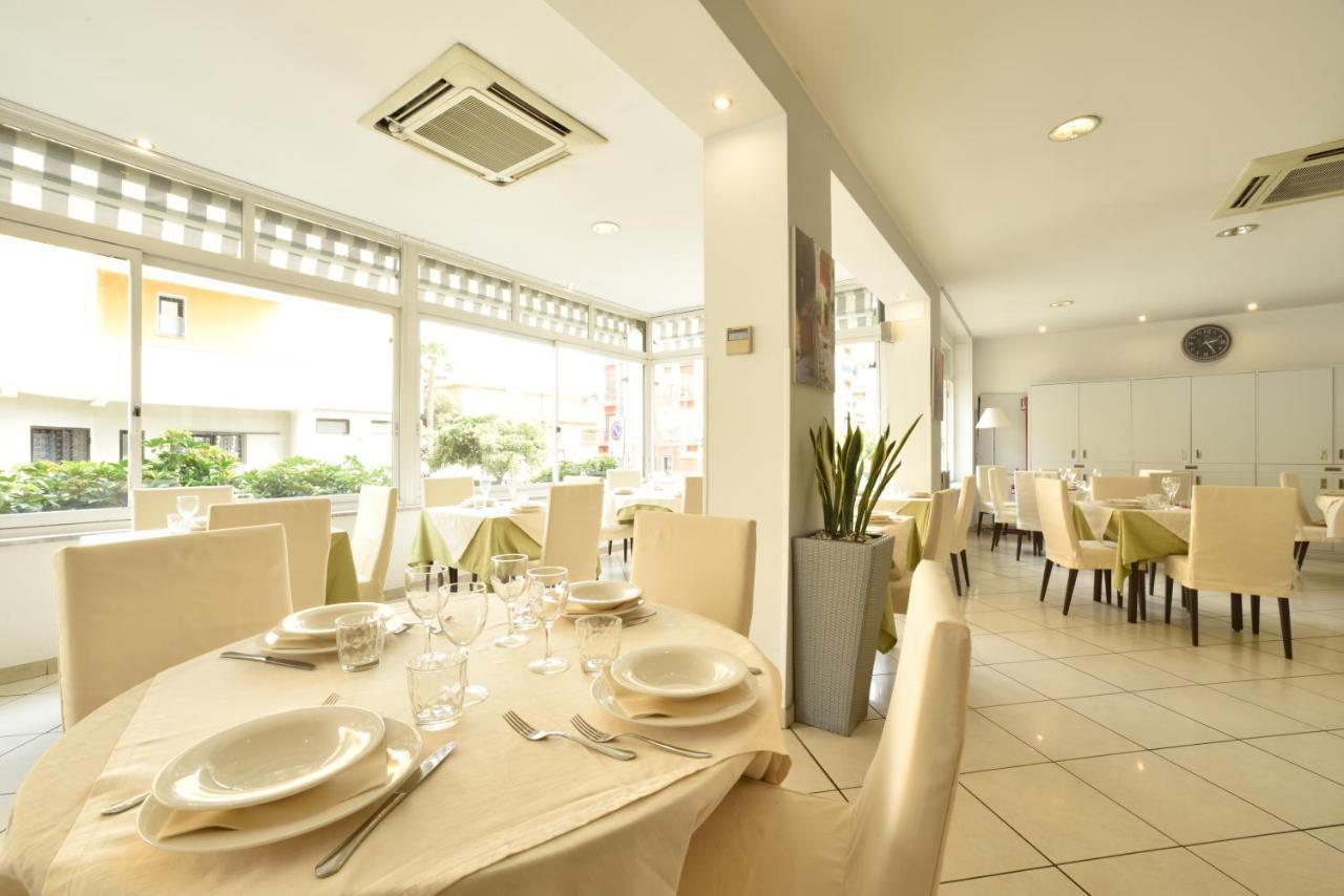סן ברתולומיאו אל מארה Hotel Ristorante La Marina Mhotelsgroup מראה חיצוני תמונה