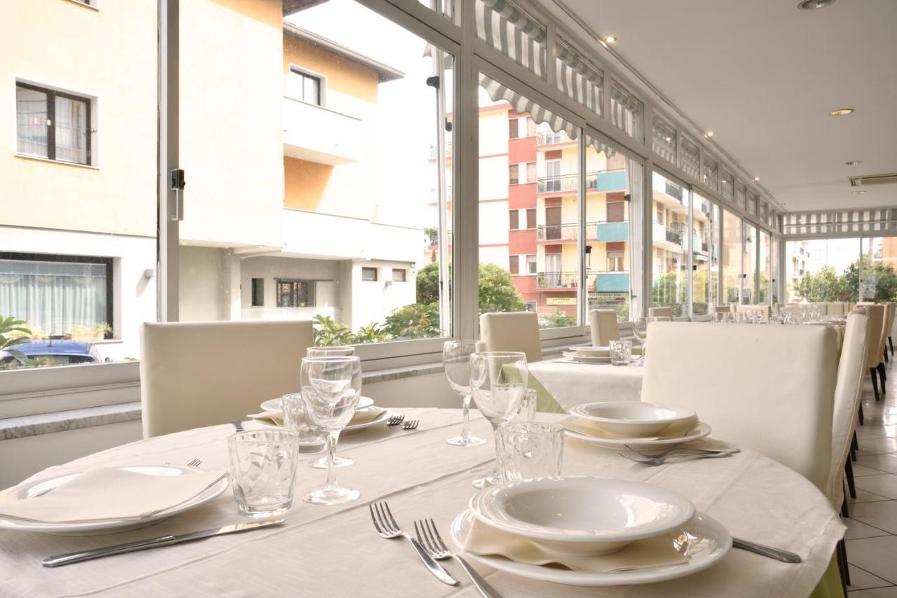 סן ברתולומיאו אל מארה Hotel Ristorante La Marina Mhotelsgroup מראה חיצוני תמונה