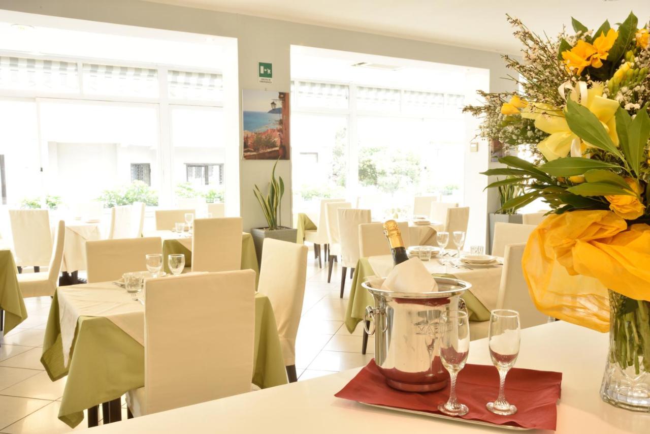 סן ברתולומיאו אל מארה Hotel Ristorante La Marina Mhotelsgroup מראה חיצוני תמונה