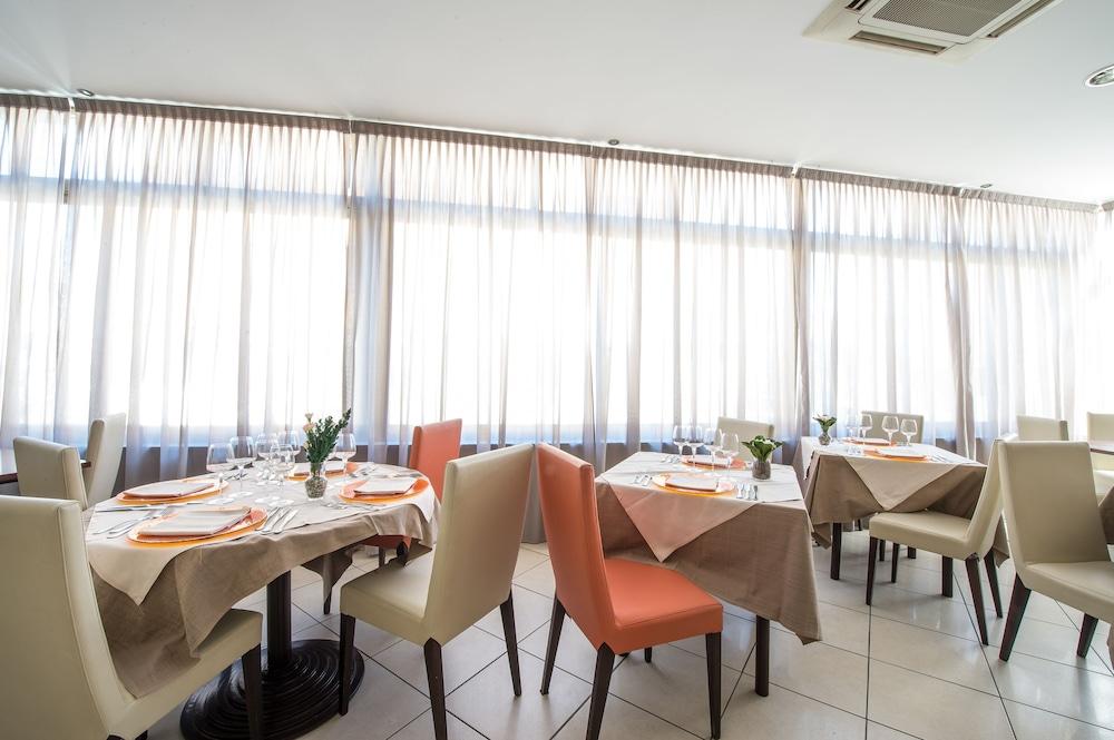 סן ברתולומיאו אל מארה Hotel Ristorante La Marina Mhotelsgroup מראה חיצוני תמונה