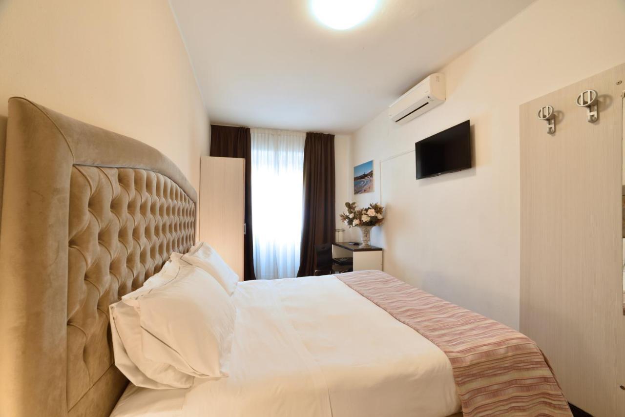סן ברתולומיאו אל מארה Hotel Ristorante La Marina Mhotelsgroup מראה חיצוני תמונה
