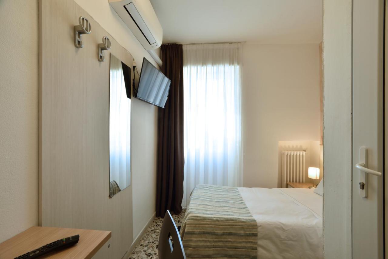 סן ברתולומיאו אל מארה Hotel Ristorante La Marina Mhotelsgroup מראה חיצוני תמונה