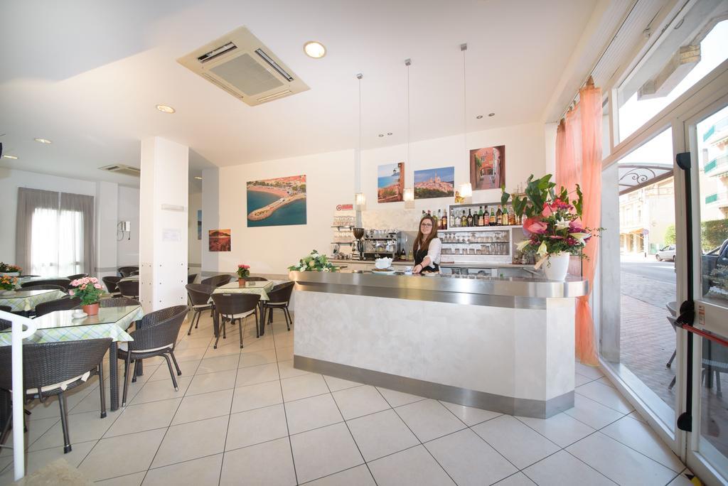 סן ברתולומיאו אל מארה Hotel Ristorante La Marina Mhotelsgroup מראה חיצוני תמונה