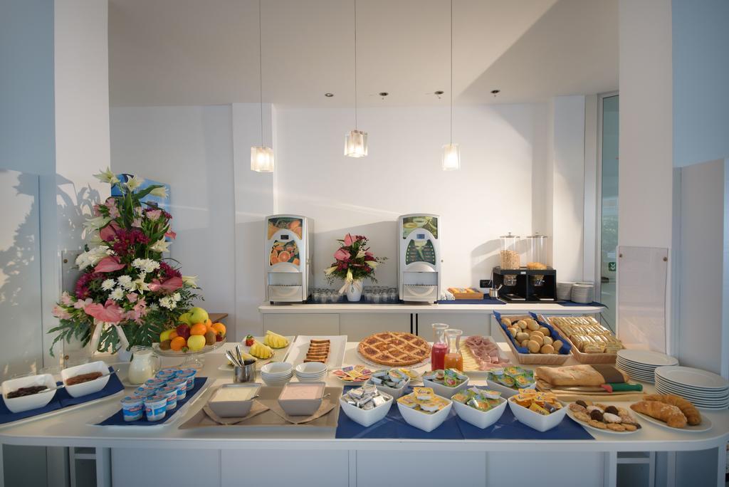 סן ברתולומיאו אל מארה Hotel Ristorante La Marina Mhotelsgroup מראה חיצוני תמונה